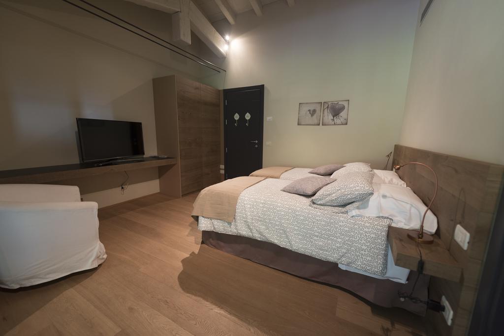 Agriturismo Locanda Del Pesco Collebeato Chambre photo